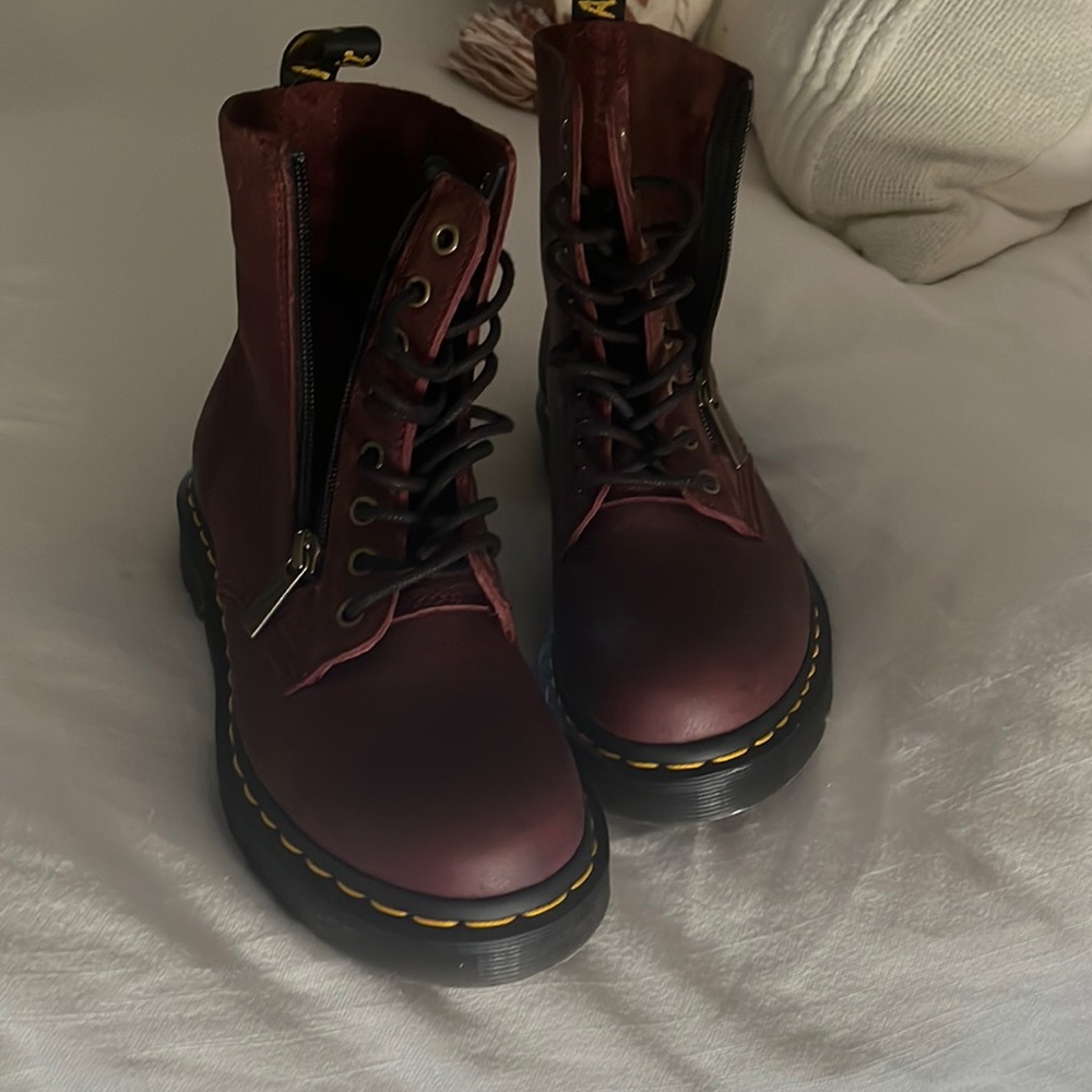 Dr. Martens women’s size 6